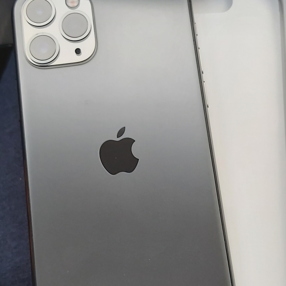 Iphone 11 pro 64gbs+500gbs on apple